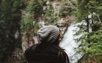 Eleganckie zimowe czapki damskie