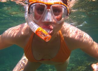 Jak zamontować rurkę do maski?